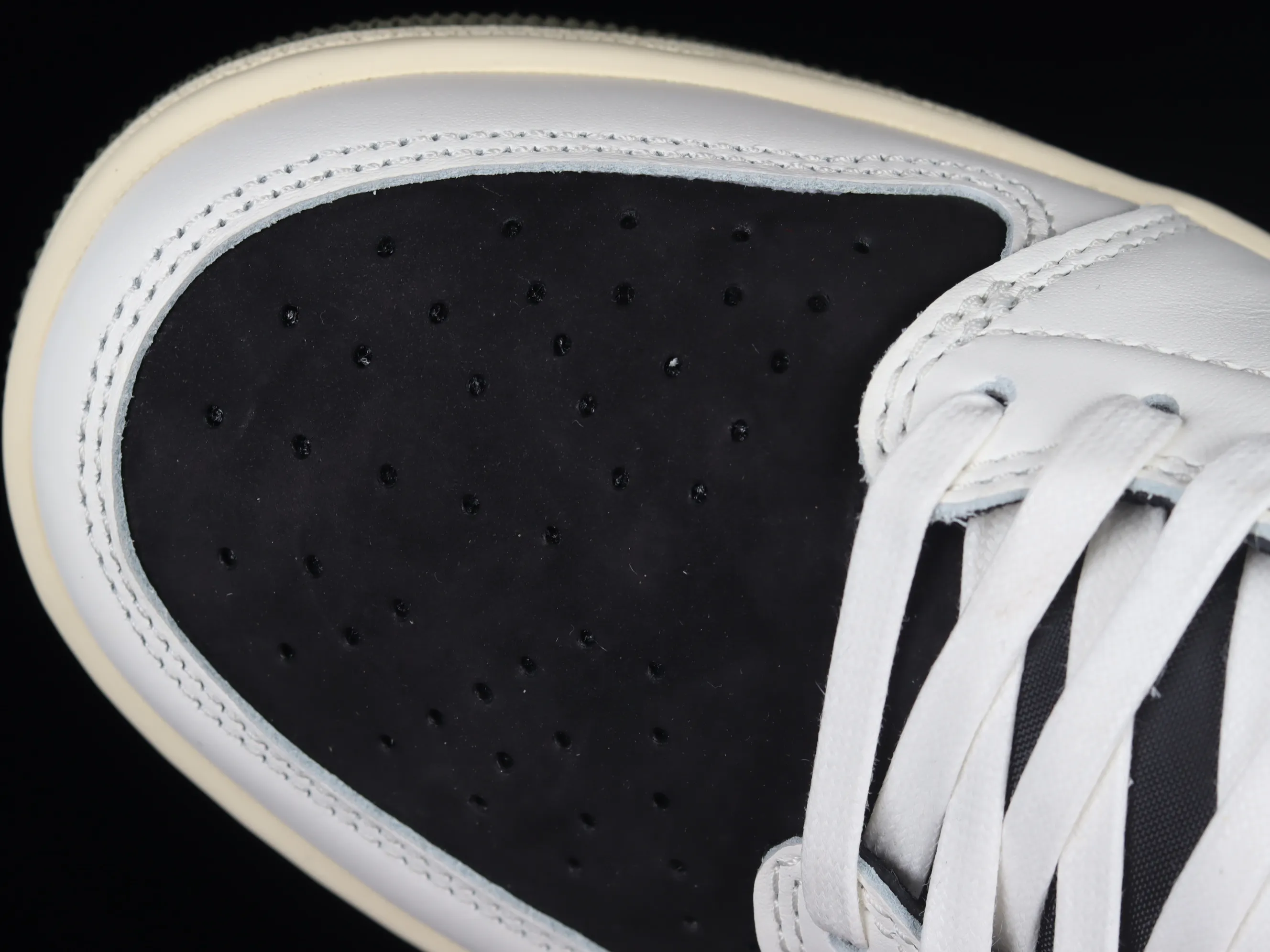 All Categories Air Jordan Jordan Series Basketball Shoes Air Jordan 1 Low Foreign Trade Version Travis Scott x Air Jordan 1 Low OG AJ1 Joe 1 Joint Undercut DZ4137-106